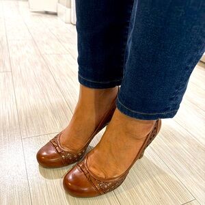 Naturalizer shoes brown